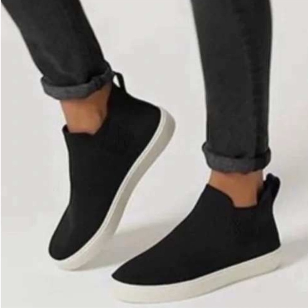 Rothy's  | The Chelsea sneaker boot  | Slip on black knit white soles | size 7